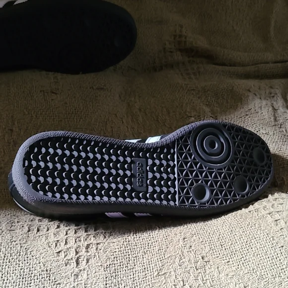 Adidas Samba Black and White Men's Shoes - Picture 3 of 3